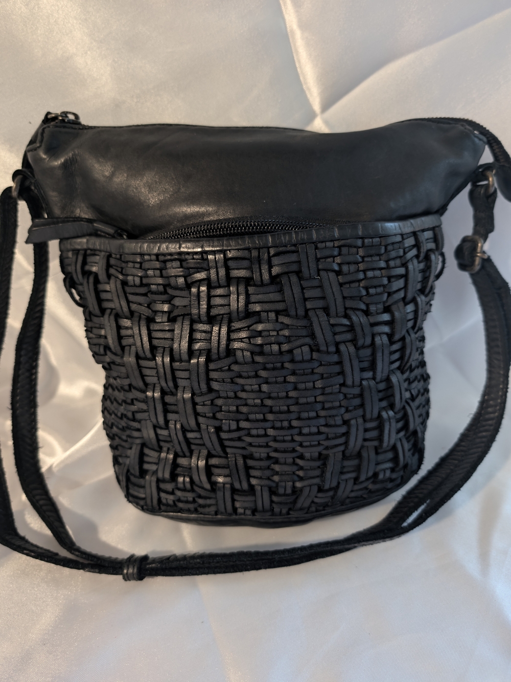 Gianni Conti Vintage Black Woven Italian Leather Crossbody Bag Medium Timeless